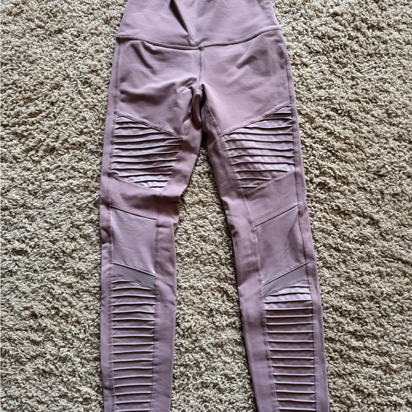 Alo Yoga Moto Legging - Picture 3 of 8